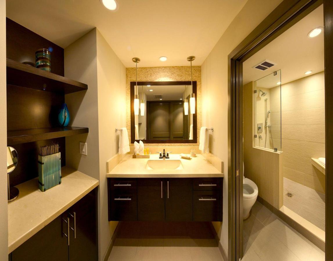 Lahaina Shores Beach Resort Bagian luar foto